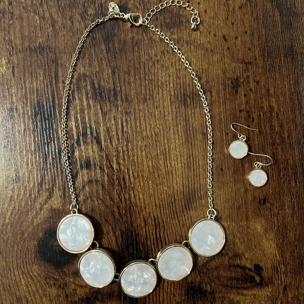 Francesca’s Gold Marble Necklace and Drop Earrings